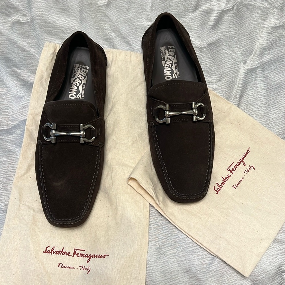 Salvatore Ferragamo Dark Chocolate Brown Suede Drivers Sz 9EE NBW